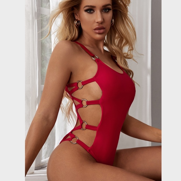 Ring Detailed Cut Out Sides Red One Piece Swimsuit - Picture 3 of 6